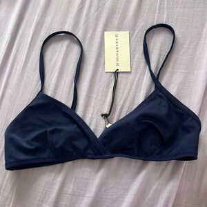 NWT solid and stripes navy triangle top